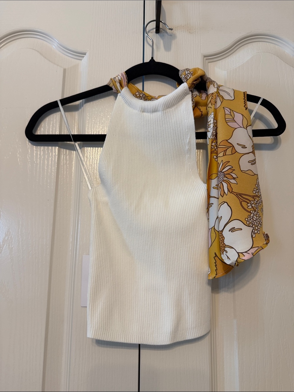 Astr White The Label Ribbed Halter Crop Top with Mustard Floral Tying Straps XS